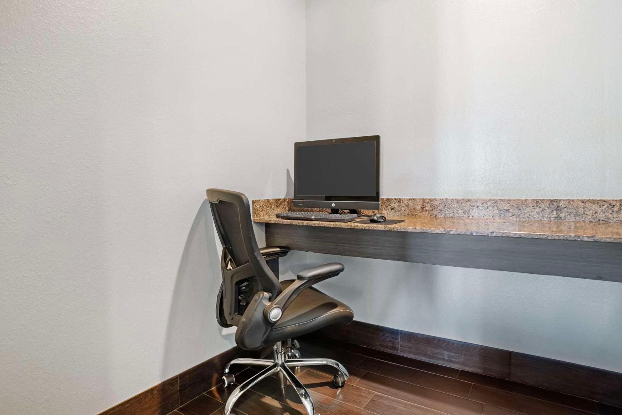 Quality Inn & Suites Birmingham - Highway 280 Zewnętrze zdjęcie